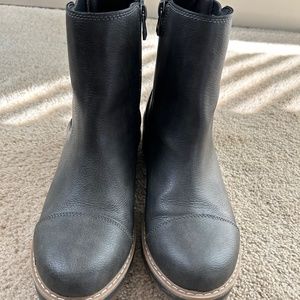 Time and Tru Gray Chelsea Boots